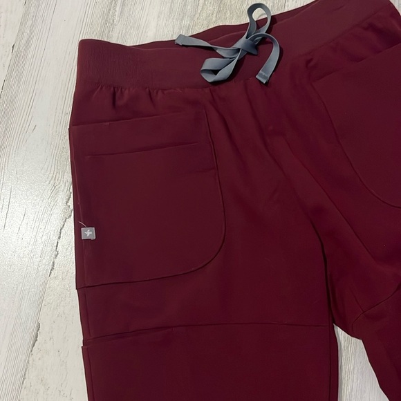Figs Maroon Scrub Pants Size Small - Picture 2 of 10